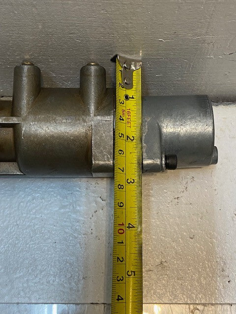 Hydraulic Pump Valve Air Actuator 6" L 2-3/4" W 2-1/4" H 27mm Bore