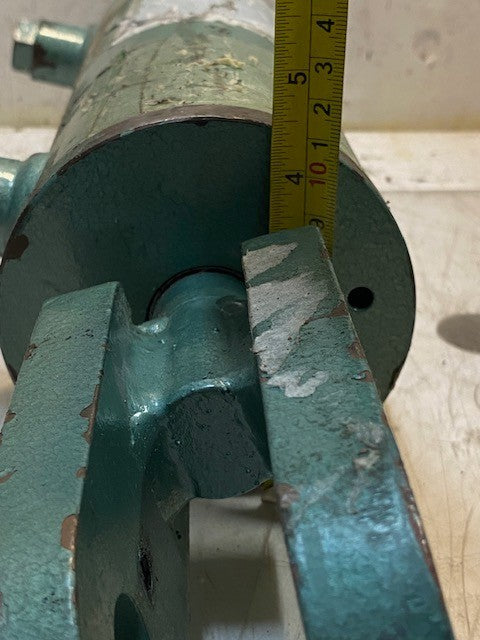 Hydraulic Cylinder 33-09-G | 19673C | 22-1/2" Long 6" Deep 4-1/2" Dia. 25mm Bore