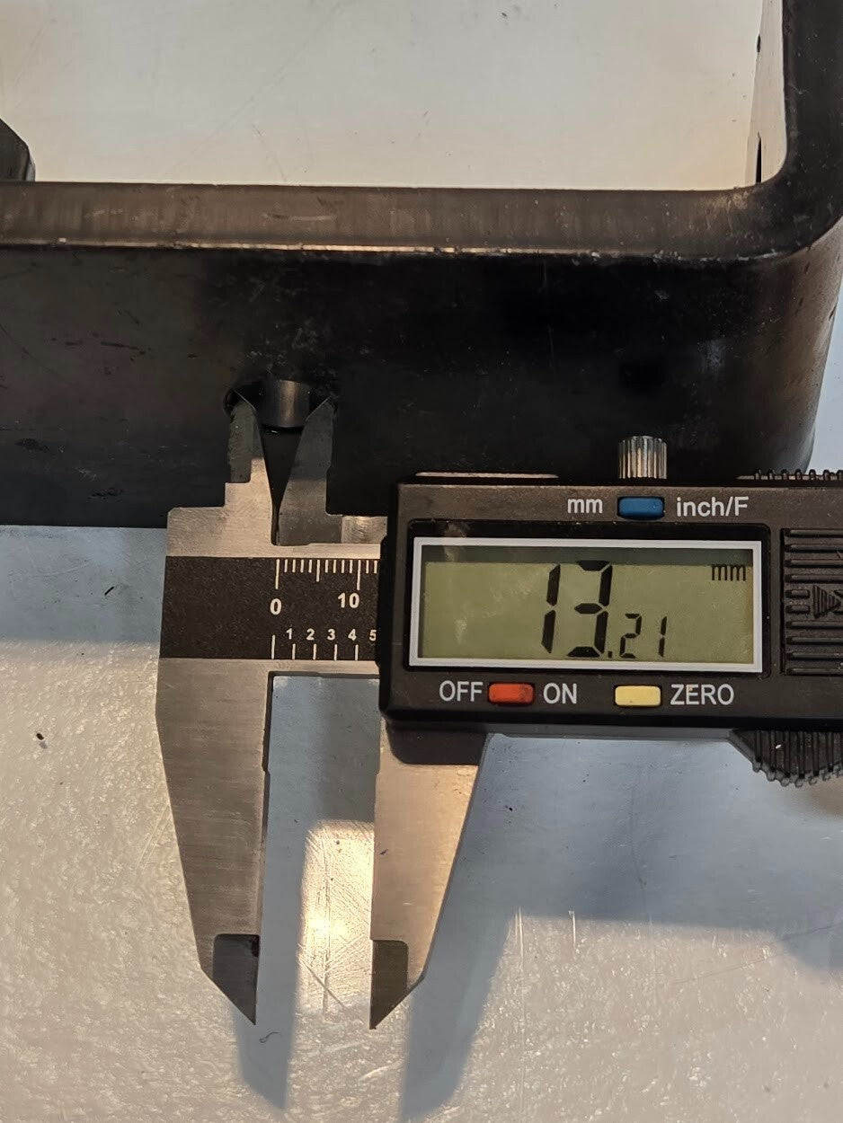 Roadmaster B666R Bracket for Sprinter Van | 6-1/4" x 2-3/4" x 2-1/2"