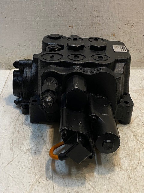 Husco International Ltd. Hydraulic Control Valve E03B390 | 85815584 | 6650 B5 F