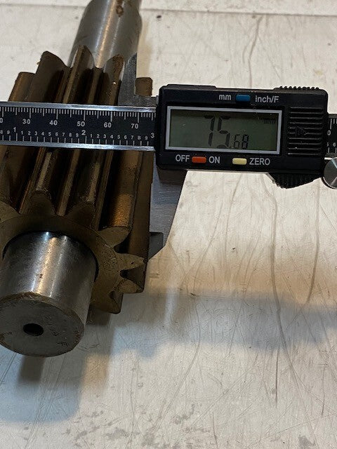 Keyed Gear Shaft 9864 F | 11-3/4" L 76mm OD 19mm Thread 13-Spline