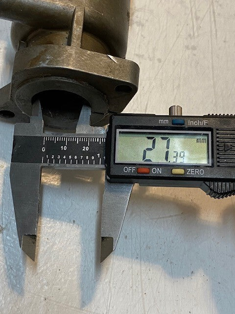 Hydraulic Pump Valve Air Actuator 6" L 2-3/4" W 2-1/4" H 27mm Bore