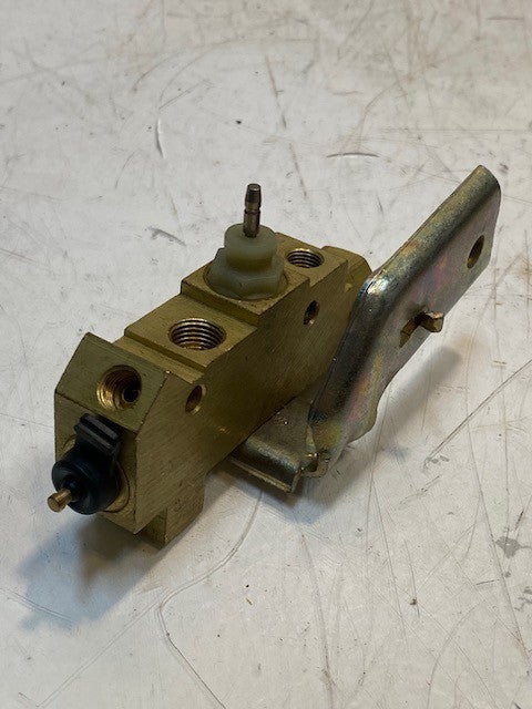 Brake Proportioning Valve E | 4-1/2" Long 13m Bore 11mm Bore 8mm Bore