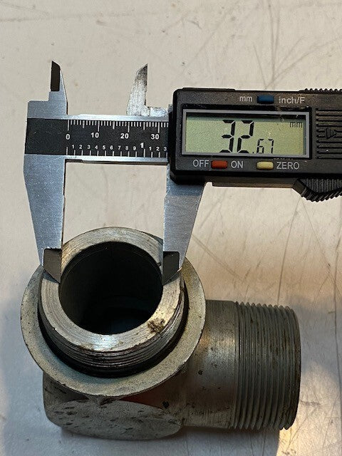 Hydraulic Elbow Adapter 3-1/2" L 3-1/4" H 47mm OD Thread 33mm ID