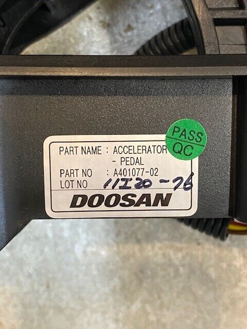 Doosan A401077 Accelerator Pedal A401077-02