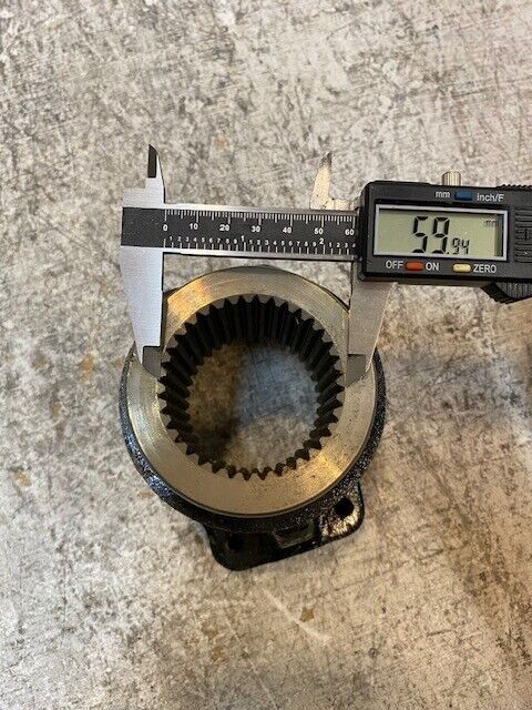 Spicer Yoke 199-4 | SD790 | 60mm Bore 83mm OD 4-1/2" H 5-3/8" L 4" W