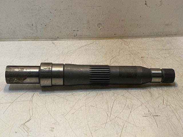 Hydrostatic Pump Shaft 32-Spline 18-1/2" Long 42mm End 70mm OD 51mm End