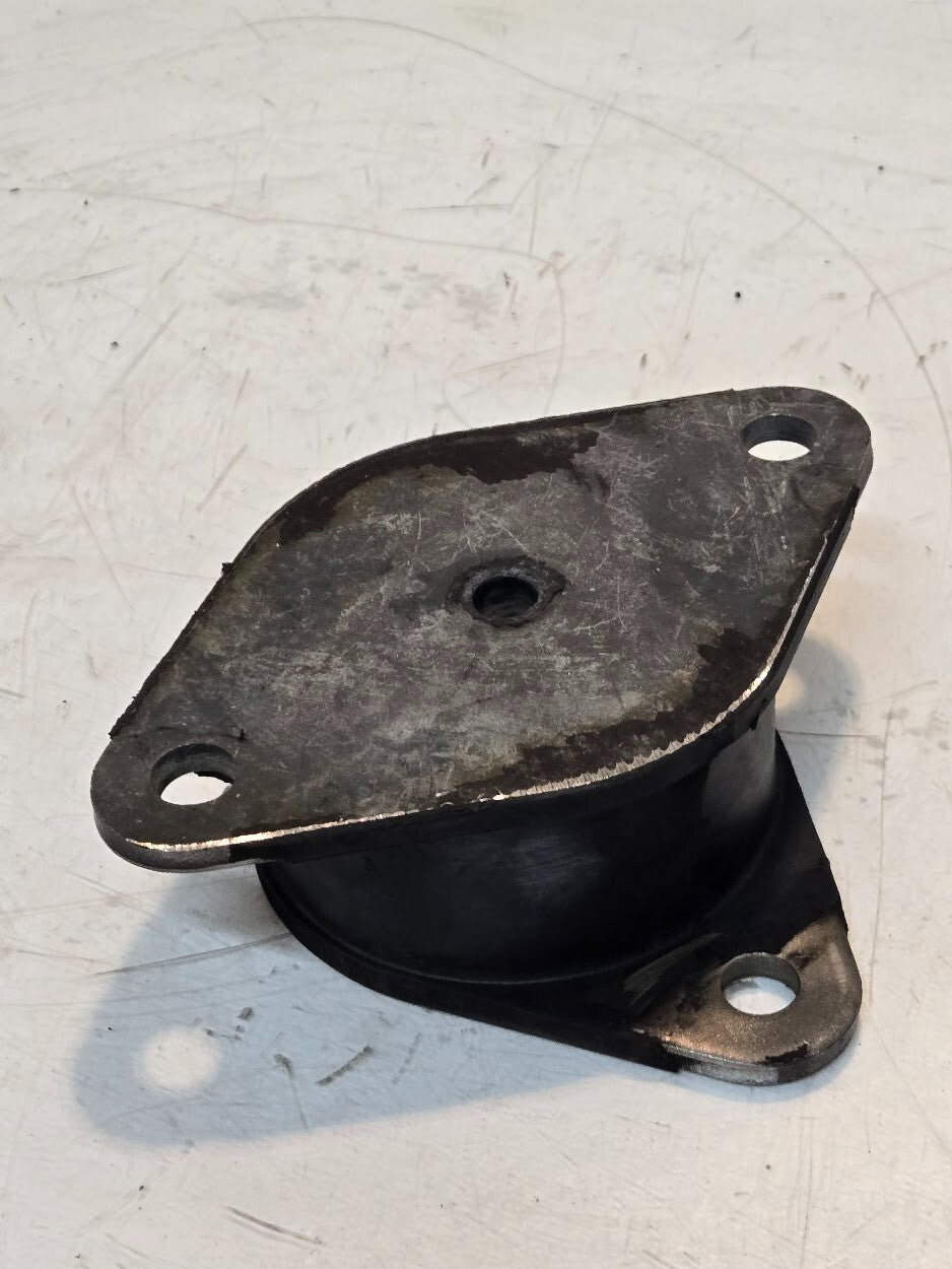 Sandwich Mount Block 250434-1 | 14.25mm Mounting Holes | 7" Wide Flanges