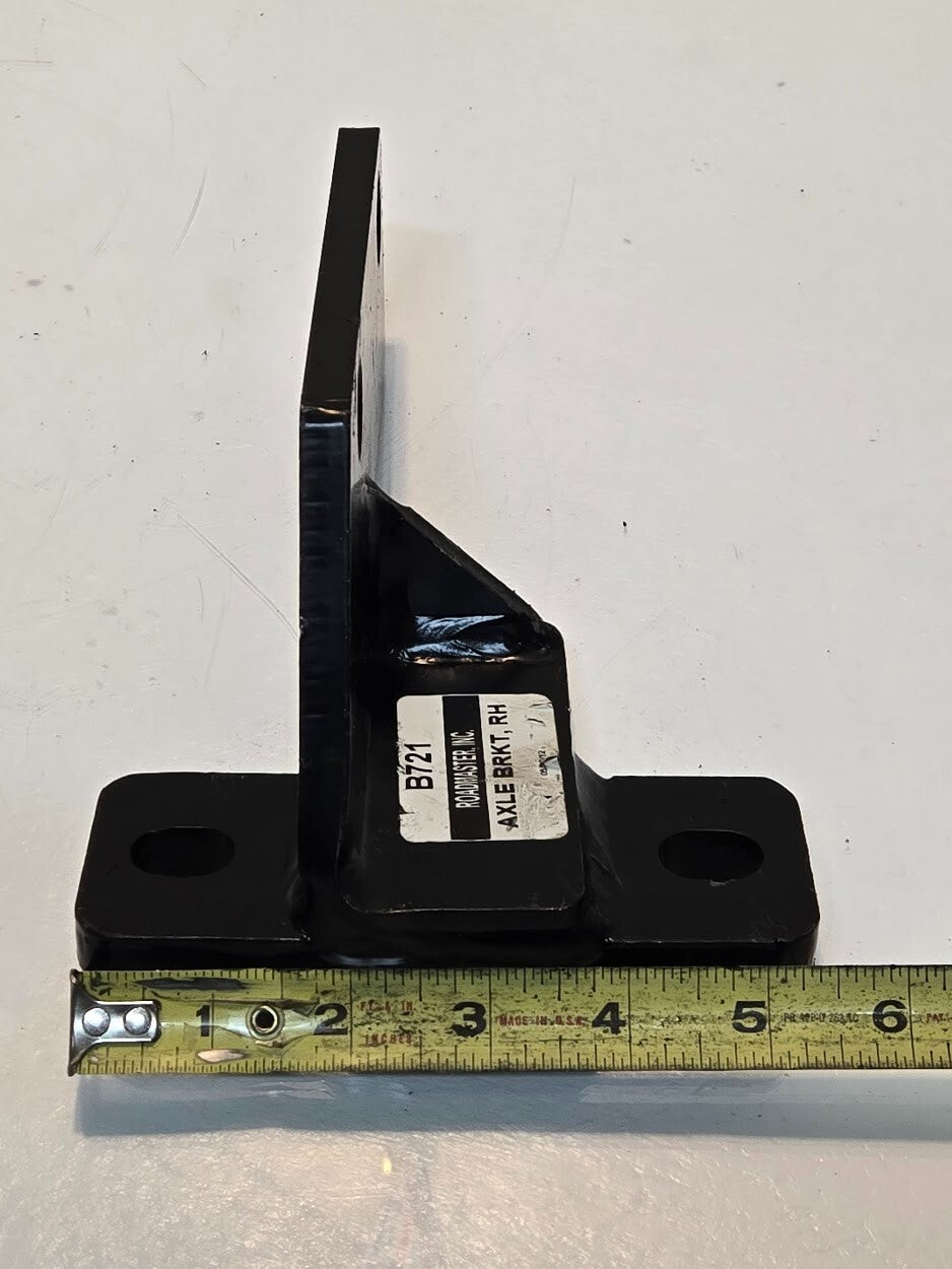 Roadmaster B721 Axle Bracket RH for Sprinter Van | 7" x 5-1/2" x4"