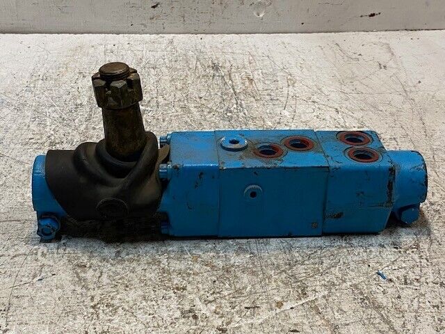 Hydraulic Directional Valve 134207 | 12" Long | 22mm Thread