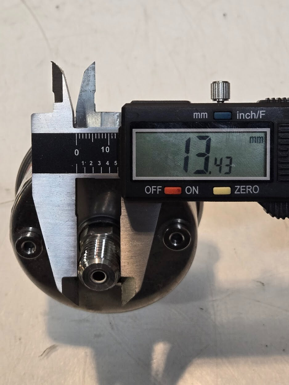 2 Quantity of TFT 9512-01 Liquid Filled Pressure Gauges 238A640 (2 Quantity)