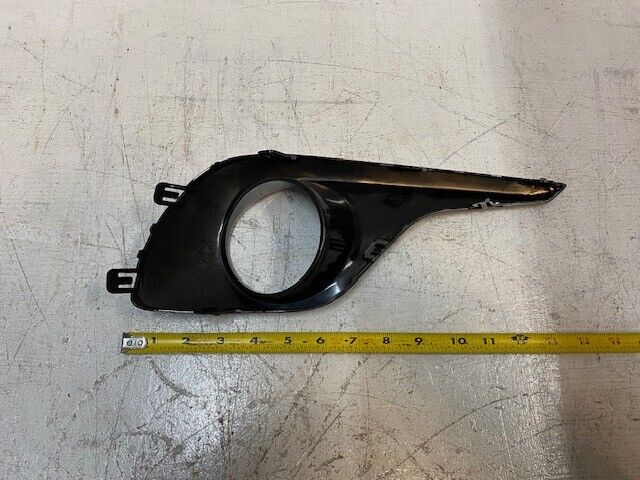 81481-0E100 Front Fog Light Frame R for Toyota Highlander