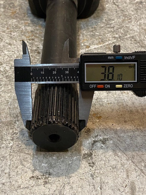 Axle Shaft 35-Spline 12-1/2" Long 4" Wide 38mm Thread 35mm Bore 5551