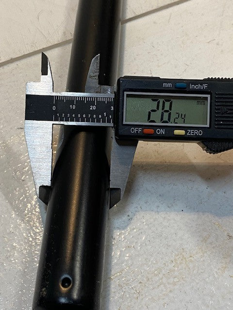 Genesis Gas Spring 7613UR 1900N 178/13 M | 37" Long 28mm OD 16mm Bore