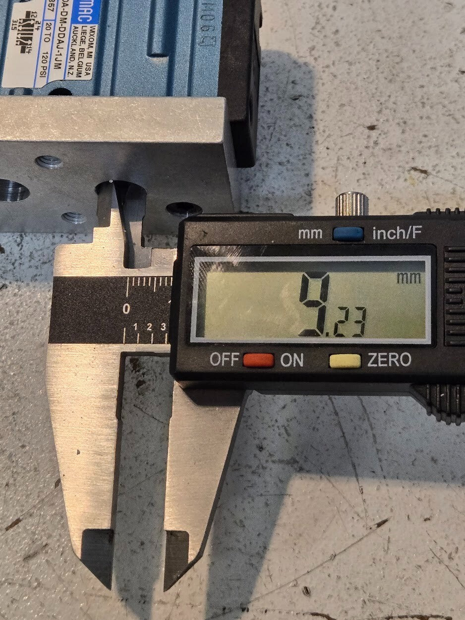 MAC Valves 411A-BOA-DM-DDAJ-1JM with Manifold Block and Solenoid DMB-DDAJ-1JM