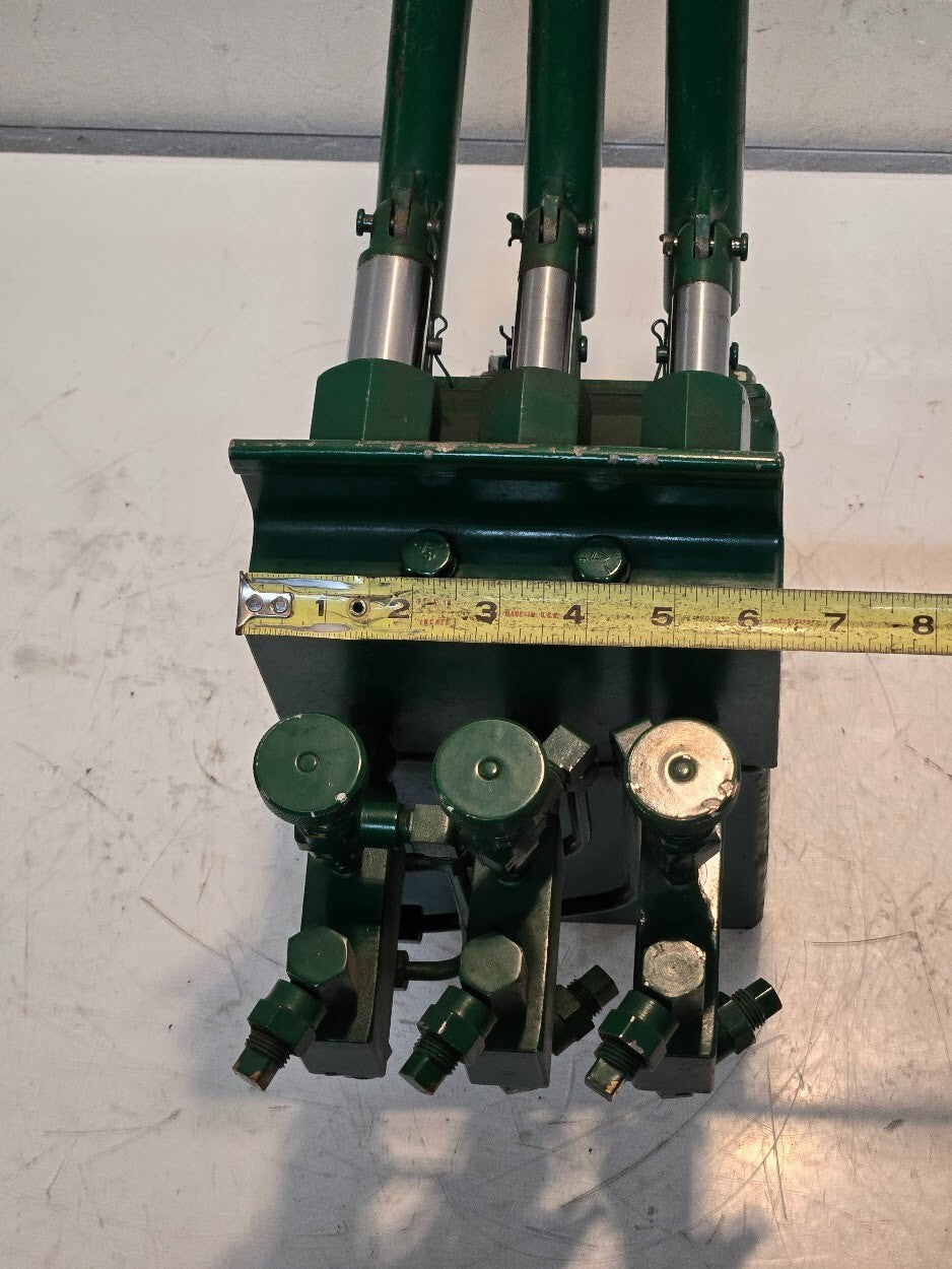 Hydraulic Valve Control Box | 3 Valve | 3/4" Reservoir Inlet 1/4" Valve Outlets