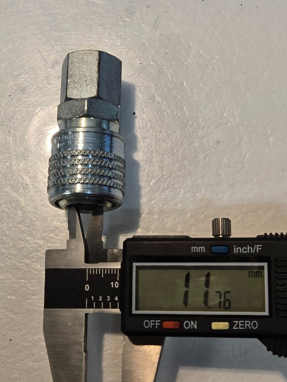 10 Quantity of Dynaquip D3 1/4" Pnuematic Quick Connect Couplings (10 Quantity)