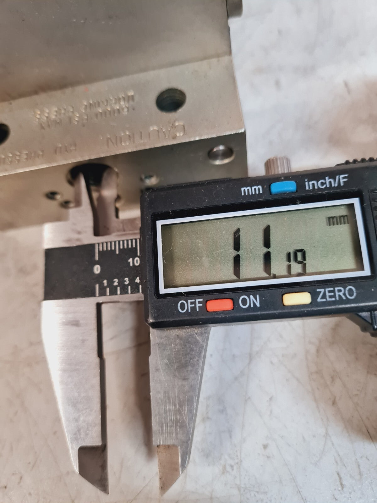 Lubriquip Trabon-Manzel Torque Tie Rod Nuts to 5-8 Ft-Lbs MSP-40S | 6000 PSI