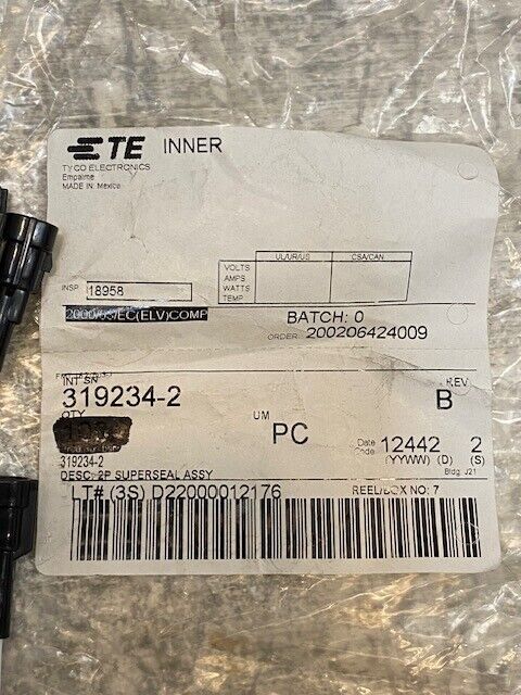 85 Quantity of Tyco Electronics Connectors 319234-2 (85 Quantity)