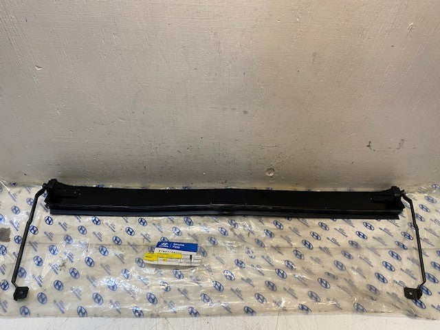 Hyundai 81621-29000 Rear Drip Rail 29-1/2" Long 3" Wide