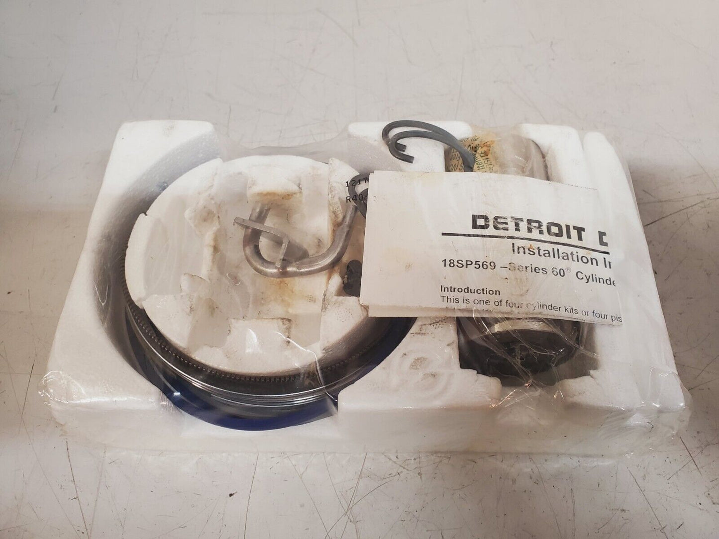 Detroit Diesel Cylinder Kit R23532555 | 23532555 | 23531501 / 23530601/24-00