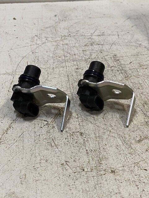 2 Qty of Camshaft Position Sensors 1807339C94 (2 Quantity)