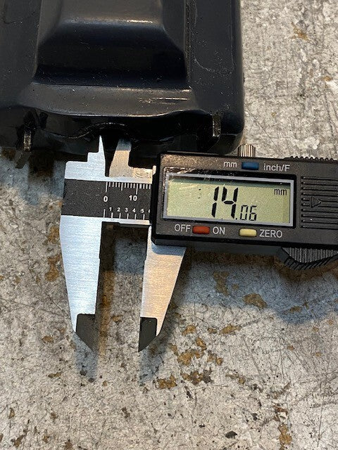 Clamshell Frame Mount Housing & Insert 4-1/2" L 3-1/2" W 2-1/2" H