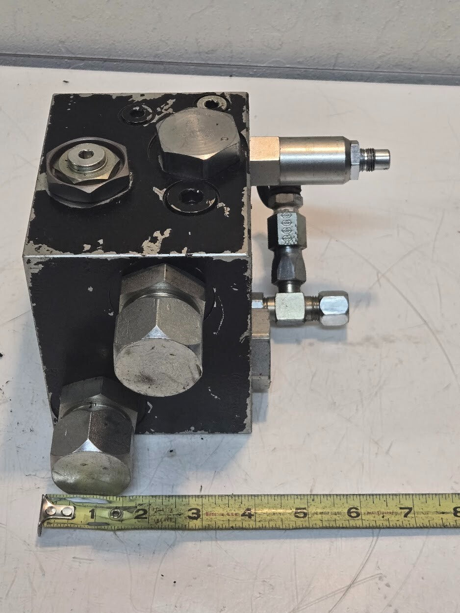 Comatrol Hydraulic Valve Manifold 11153045 A | E2995 | E2815.7 | w/ Check Valves