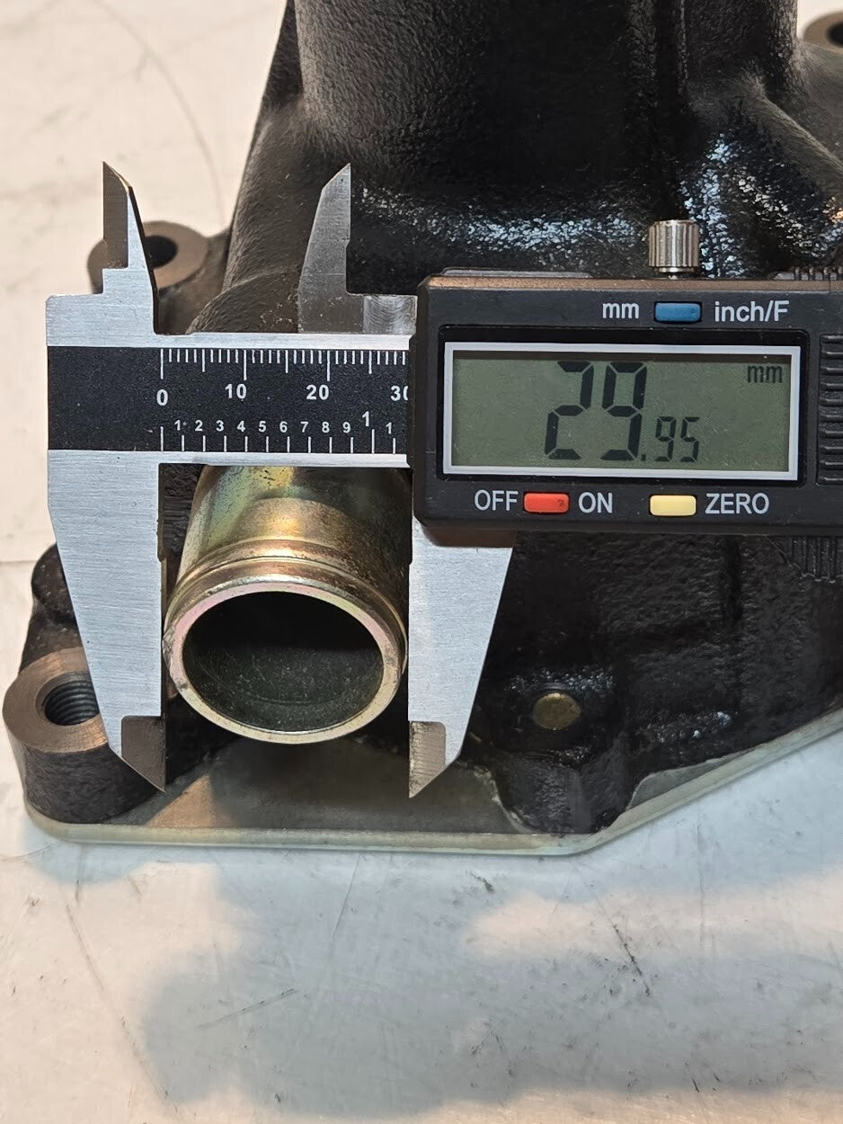 Water Pump J122 for Isuzu 4HK1 | 4x6.7mm & 2x4.9mm Impeller Drive Mounting Holes
