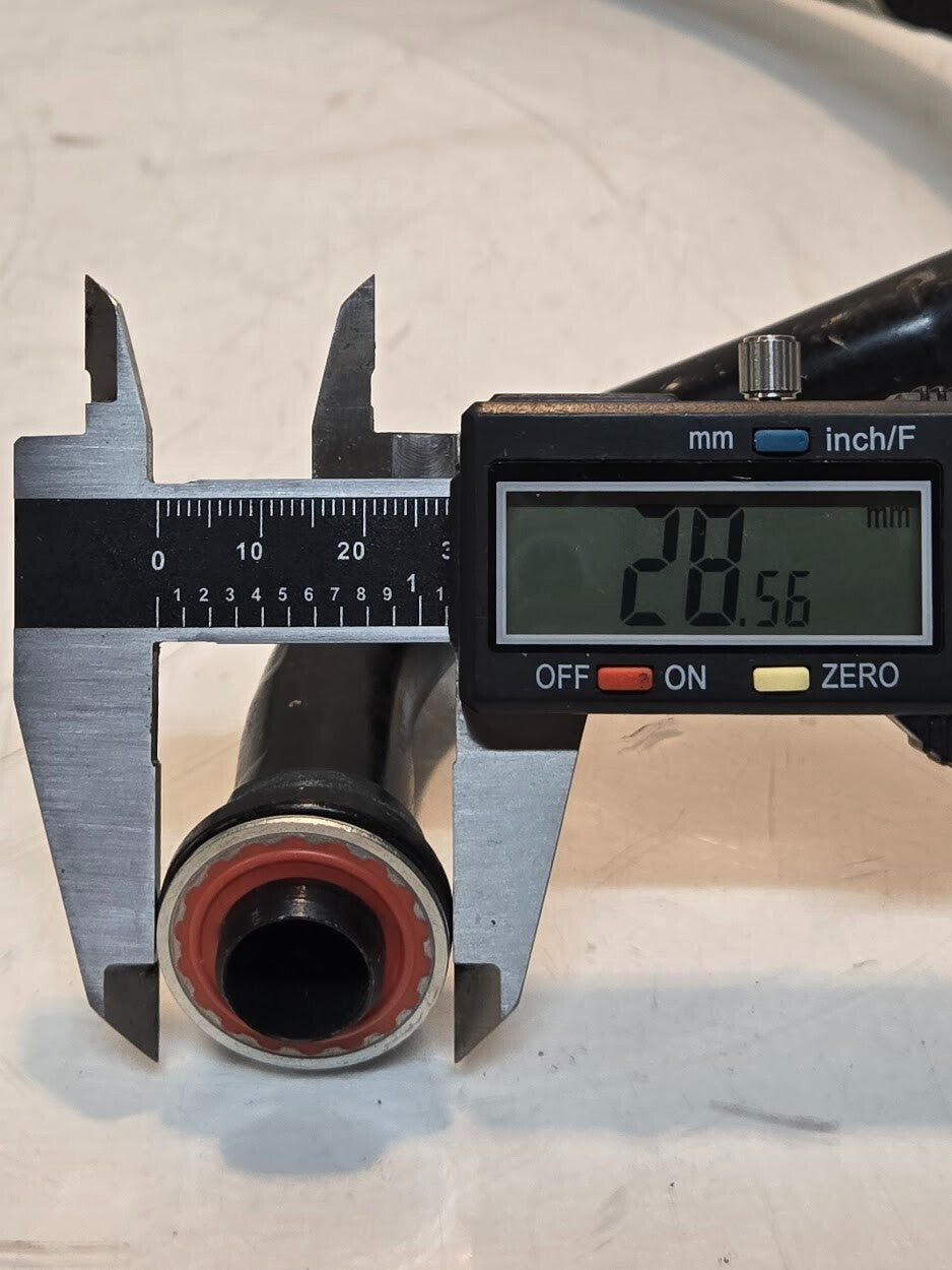 AC Compressor Hose A22-68218-000 for Freightliner | 18" Hose 30" Long 3/4" ID