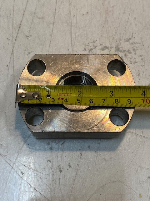 2 Quantity of Steel Hydraulic Fluid Flanges ML 29mm Bore 14mm Bolt Holes (2 Qty)