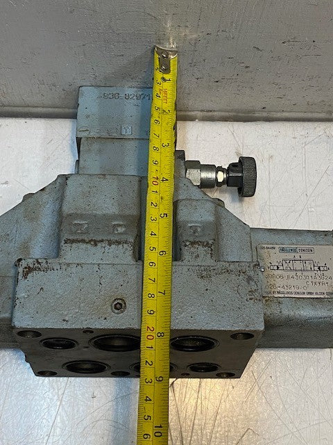 Denison Hydraulic Directional Control Valve 4RP01D625A3G24 3DP06E430301A3G24