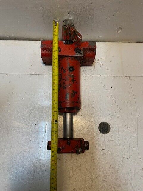 Vintage Hydraulic Unit Cylinder 30mm 4" Shaft 15" L 6-1/2" W 6" H
