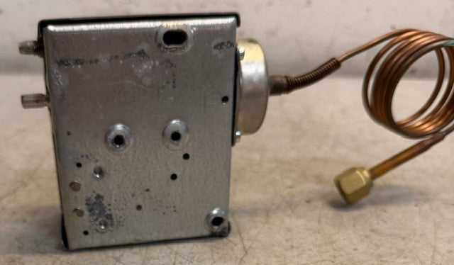 Johnson Controls P70AB-2C Single-Pole Low-Pressure Control Switch With Hardware