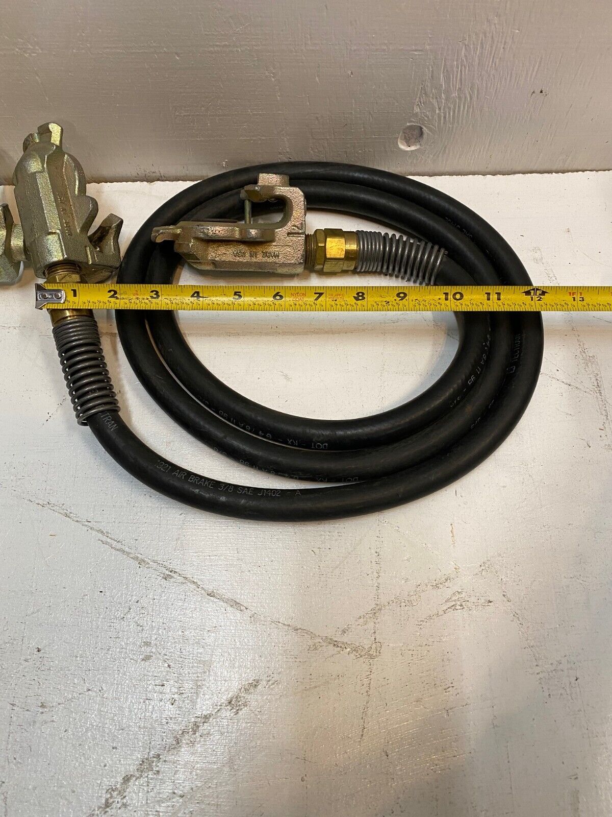 2 Qty of Tectran 6ft 8in 1921 Air Brake Hoses J1402-A w/ Gladhand Ends (2 Qty)