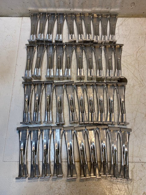 40 Quantity of Gutter Hangers 6" Heavy Duty Hidden Rain Gutter Brackets (40 Qty)