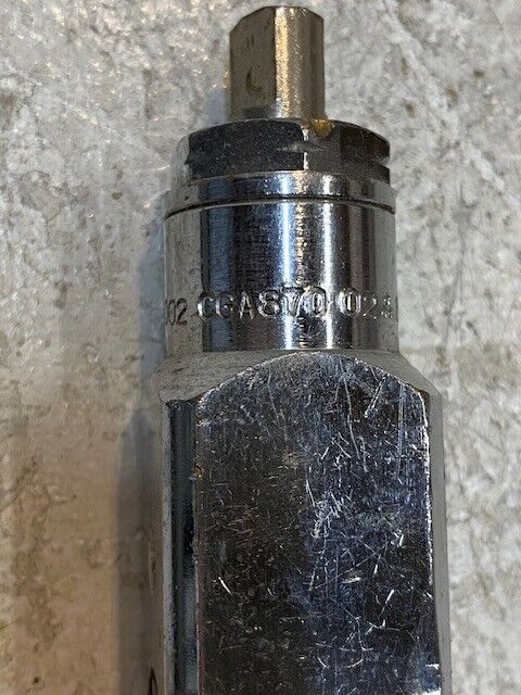 Oxygen Cylinder Post Valve CGA870 | 988002 4" L 1" W 21mm Thread End