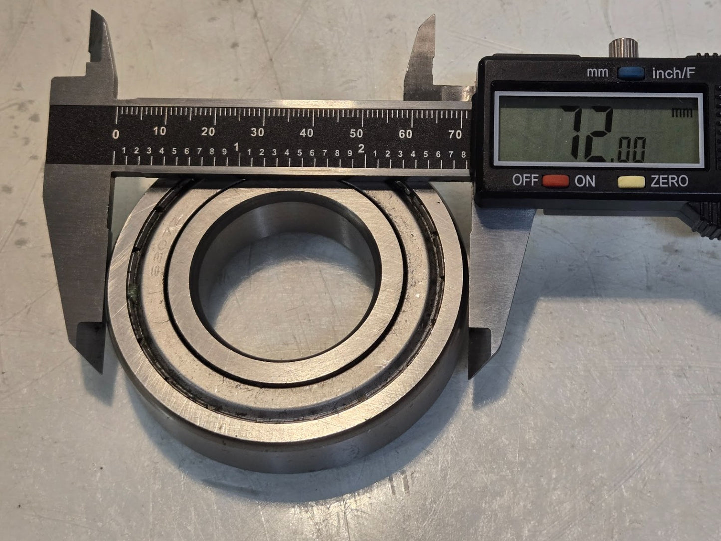 Metal Shielded Ball Bearing 6207Z | 72 mm OD x 35 mm Bore x 17 mm Thick