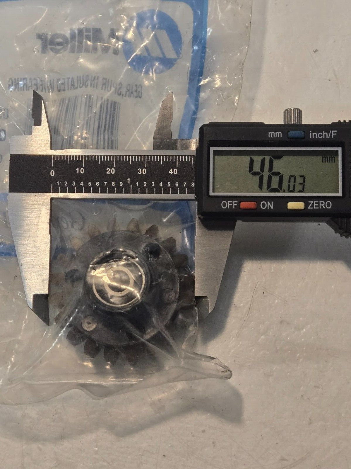 Miller Insulated Spur Gear with Bearing 053842 | 715959025775 | 20 Tooth