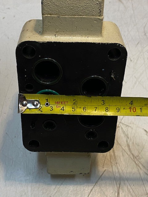 Denison Directional Control Valve A4D03 3A07 1213 20A5G0Q 281R 026 67892 H