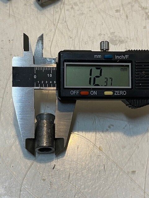 Box of 50 Shield Expansion 12-24x3/8 Caulking Anchors