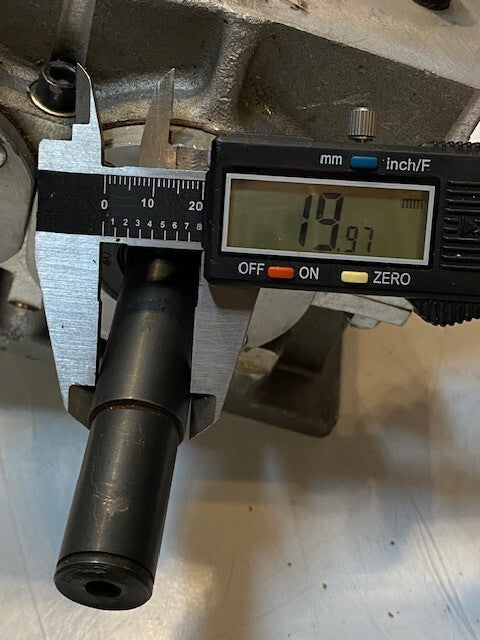 Right Angle Gearbox A080396 | 9" L 6-3/4" W 6-1/2" H 18mm Shaft 15mm Shaft