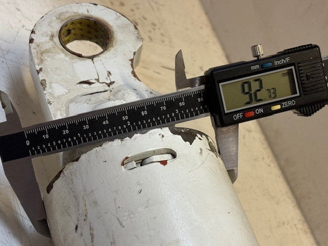 Hydraulic Single-Rod Cylinder 27" Long 3.5" Bore 1.5" Shaft