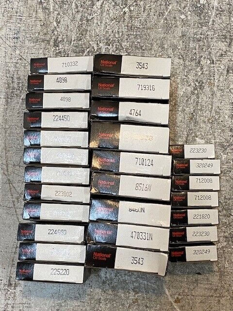 28 Qty of Miscellaneous National Oil Seals Federal Mogul 4898, 224450, 320583