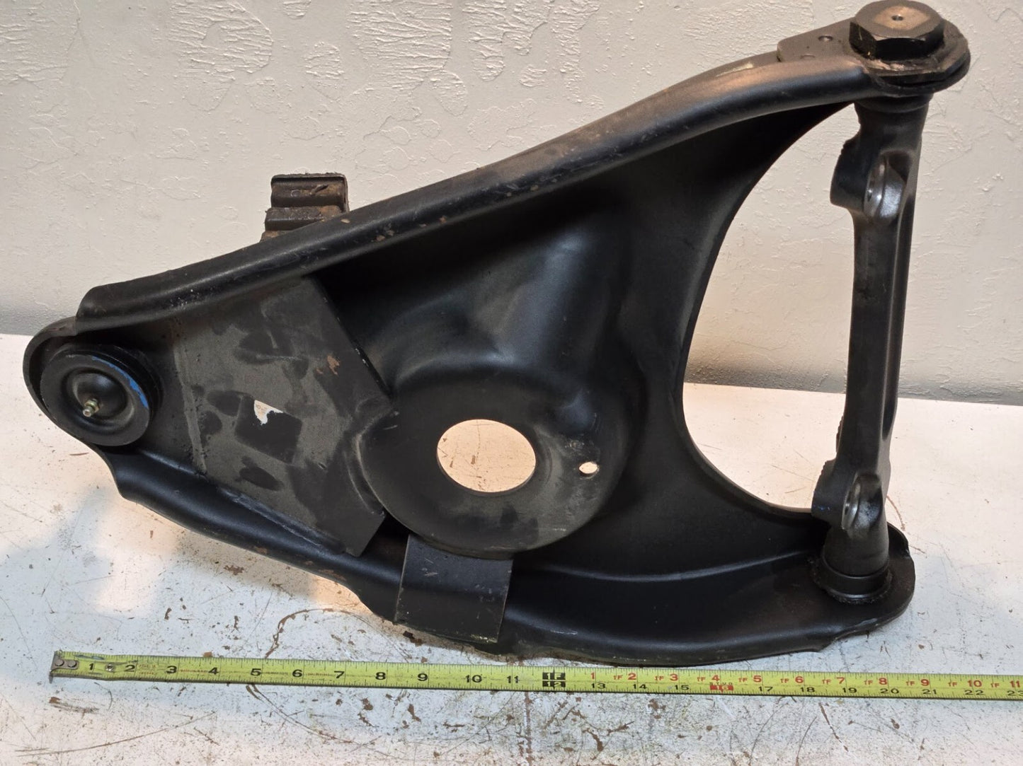 Lower Front Passenger Side Suspension Control Arm 337516 for GM 45D3261 | 14 BO1