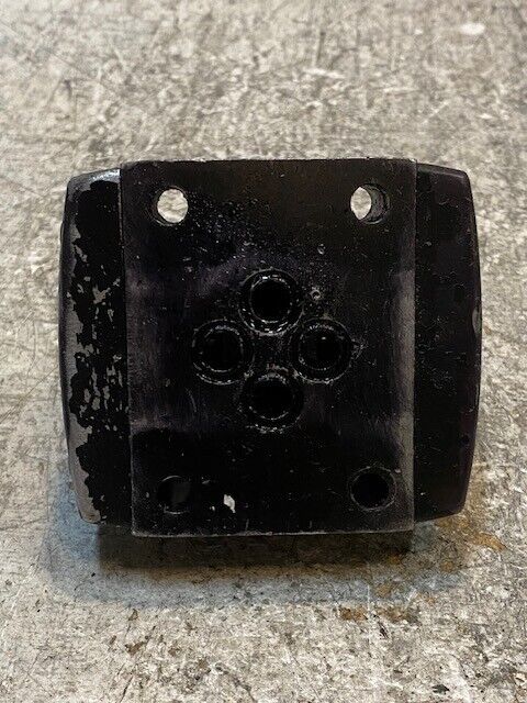 MOOG Pilot Valve 760C928 17mm ID 22mm Thread 3-6/8" L 3-1/4" W 3" H