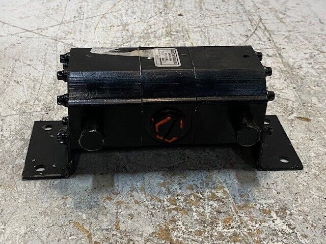 Haldex Geared Flow Divider w/ Differential Pressure Relief Valves 1300637