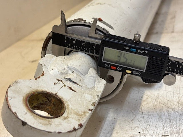 Hydraulic Single-Rod Cylinder 27" Long 3.5" Bore 1.5" Shaft