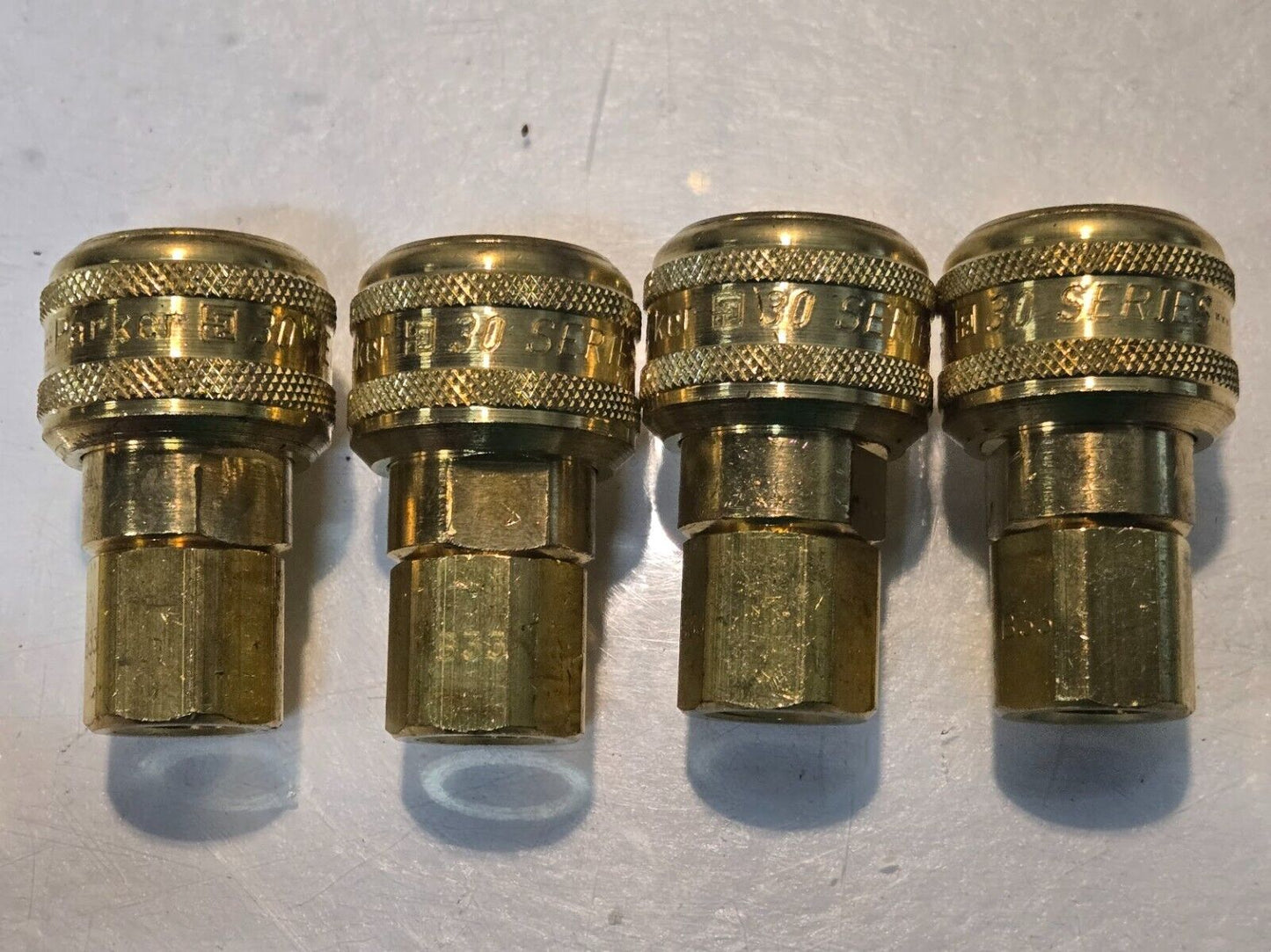 4 Quantity of Parker 30 Series B33 1/4" Quick Connector Couplings 2799-1 (4 Qty)