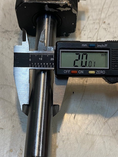 Hydraulic Side Shift Cylinder 22-1/2" Long 20mm Shaft 52mm OD